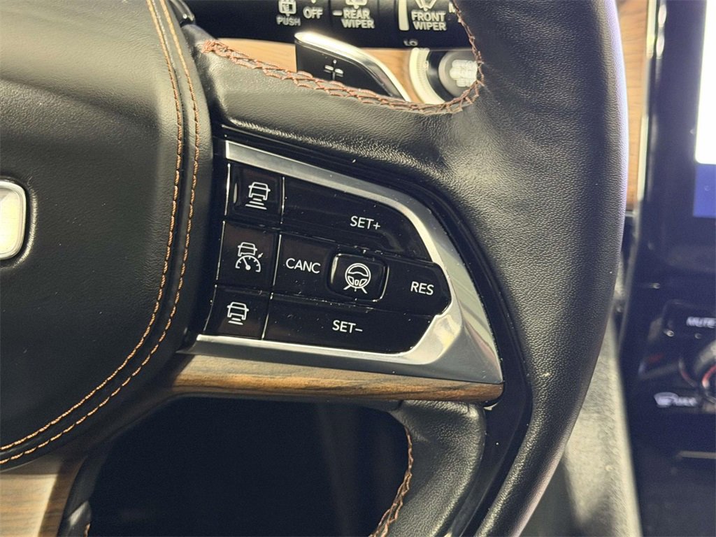 Certified 2022 Jeep Grand Cherokee Summit w/ Luxury Tech Group V image 20