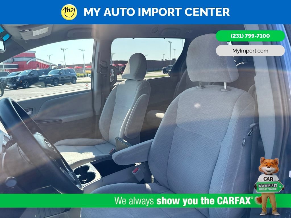 Used 2015 Toyota Sienna LE FWD image 13