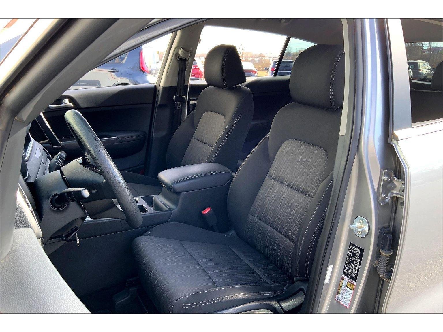 Used 2020 Kia Sportage LX image 19