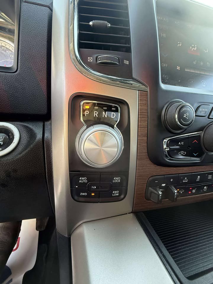 Used 2014 RAM 1500 Laramie w/ Convenience Group AWD/4WD image 12