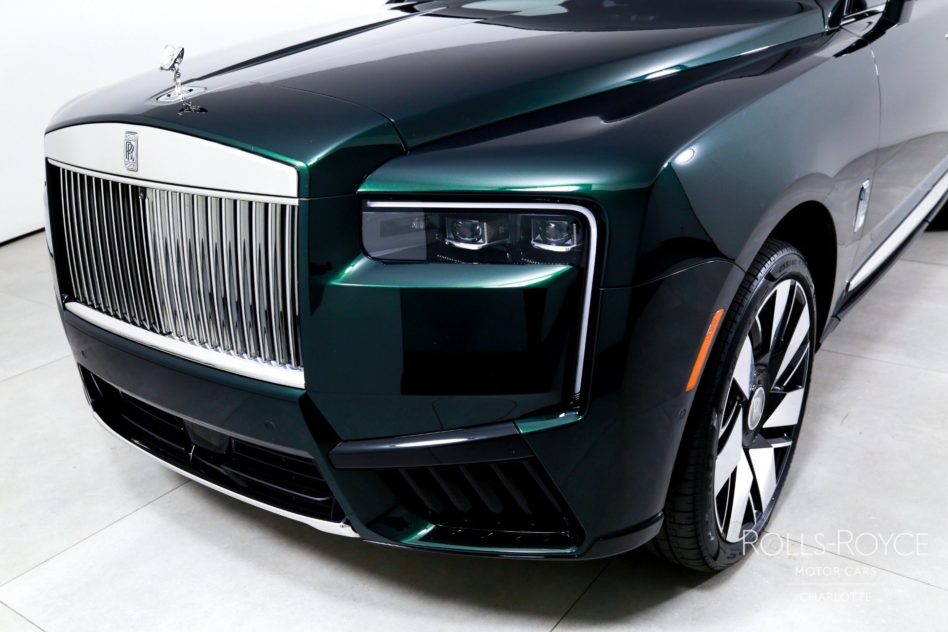 Used 2026 Rolls-Royce Cullinan AWD/4WD image 44