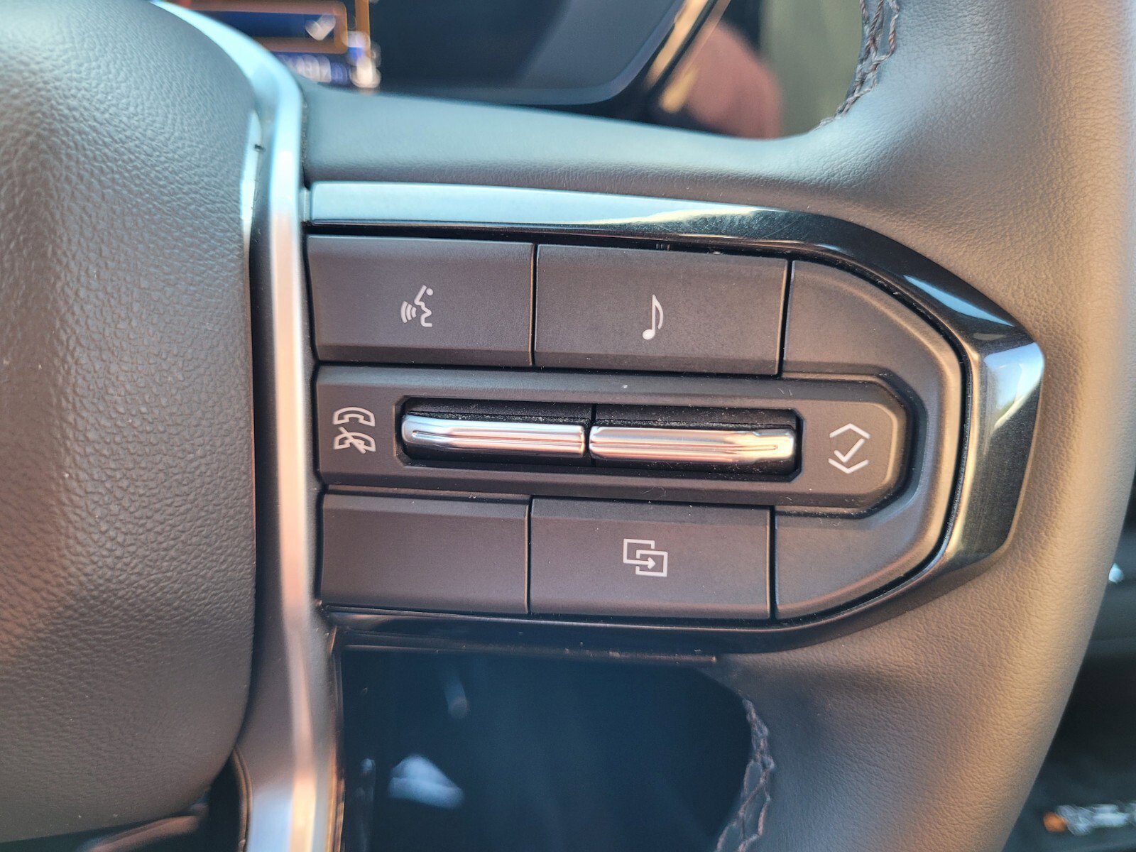 Used 2023 Chevrolet Colorado LT w/ LT Convenience Package II image 26