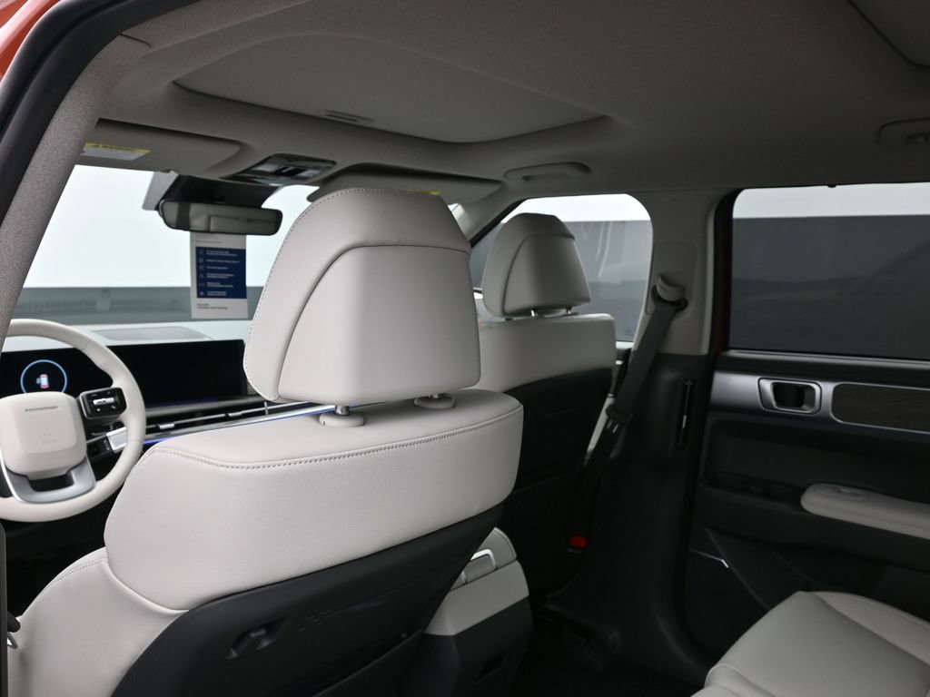 Used 2025 Hyundai Santa Fe Limited image 21