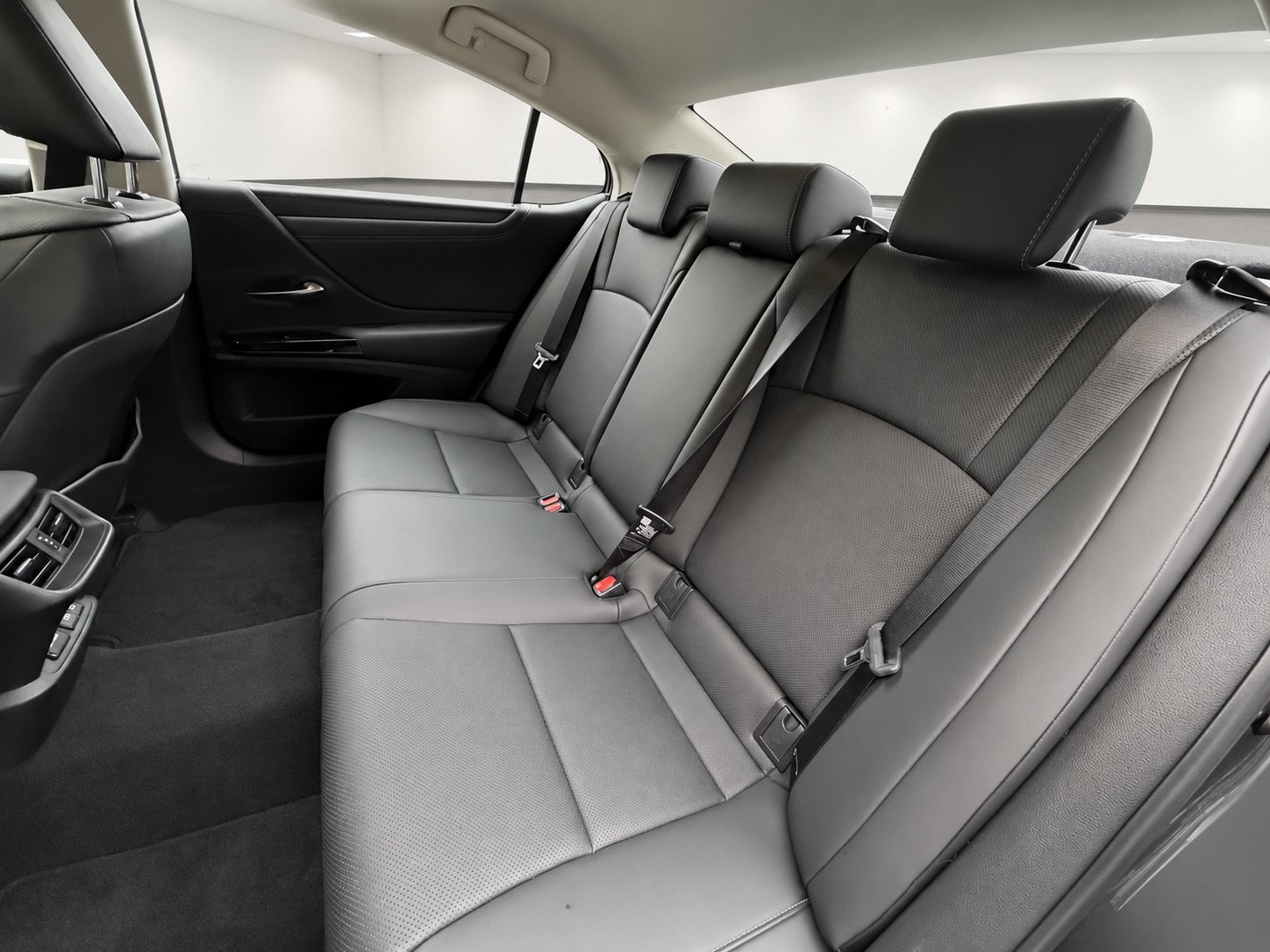 Used 2023 Lexus ES 350 Ultra Luxury w/ Accessory Package (Z2) FWD image 27