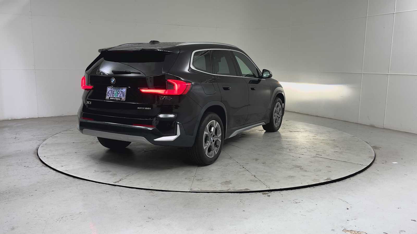 Used 2024 BMW X1 xDrive28i w/ Convenience Package AWD/4WD image 9