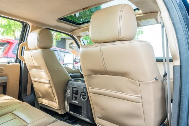 Used 2016 Ford F250 Lariat w/ Lariat Ultimate Package AWD/4WD image 42