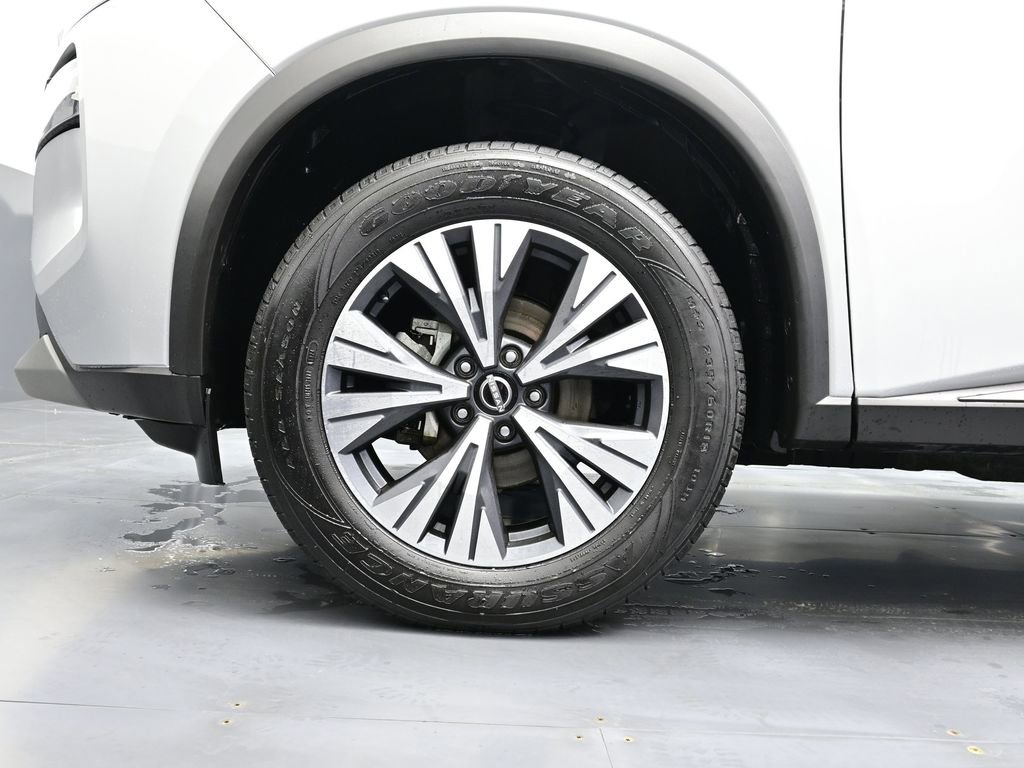 Used 2023 Nissan Rogue SV image 21