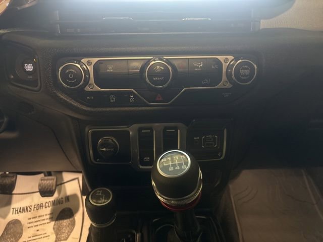 Used 2025 Jeep Wrangler Sport image 13