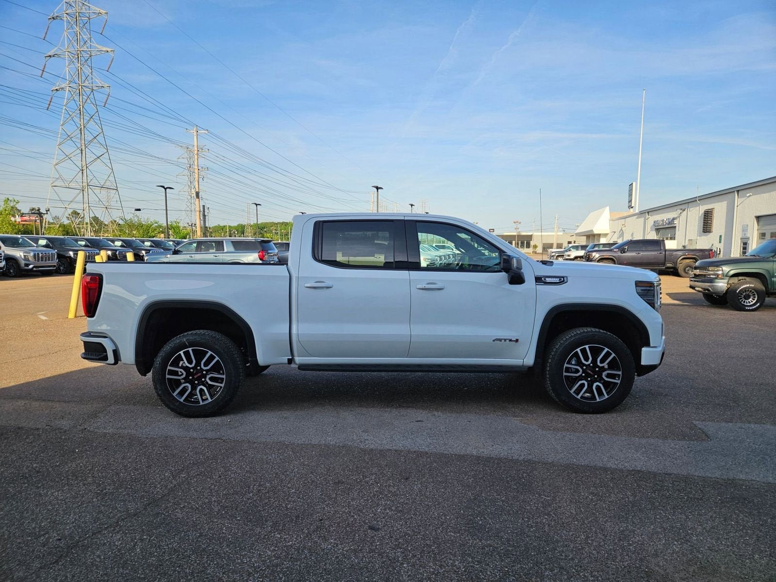 New 2026 GMC Sierra 1500 AT4 w/ AT4 Premium Package AWD/4WD image 7