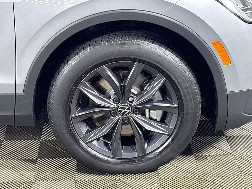 Used 2024 Volkswagen Tiguan SE image 22