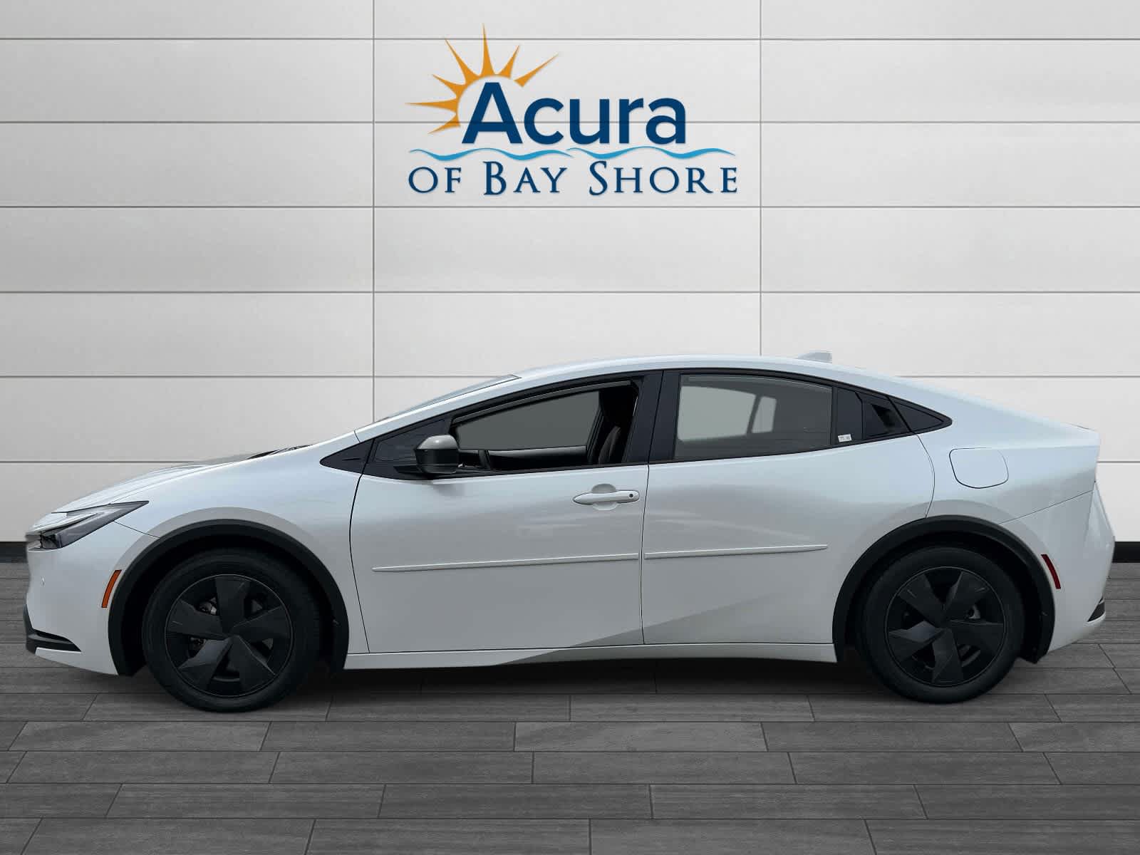 Used 2025 Toyota Prius Plug-In Hybrid FWD image 4