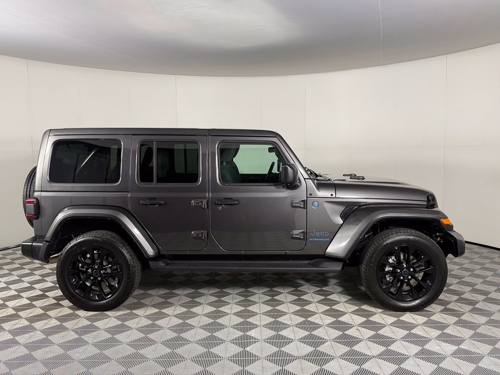 Certified 2025 Jeep Wrangler Unlimited Sahara AWD/4WD image 6