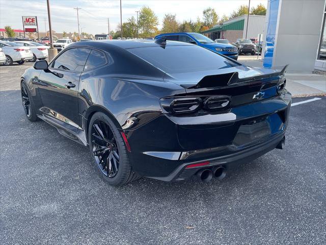 Used 2023 Chevrolet Camaro LT w/ Technology Package RWD image 7