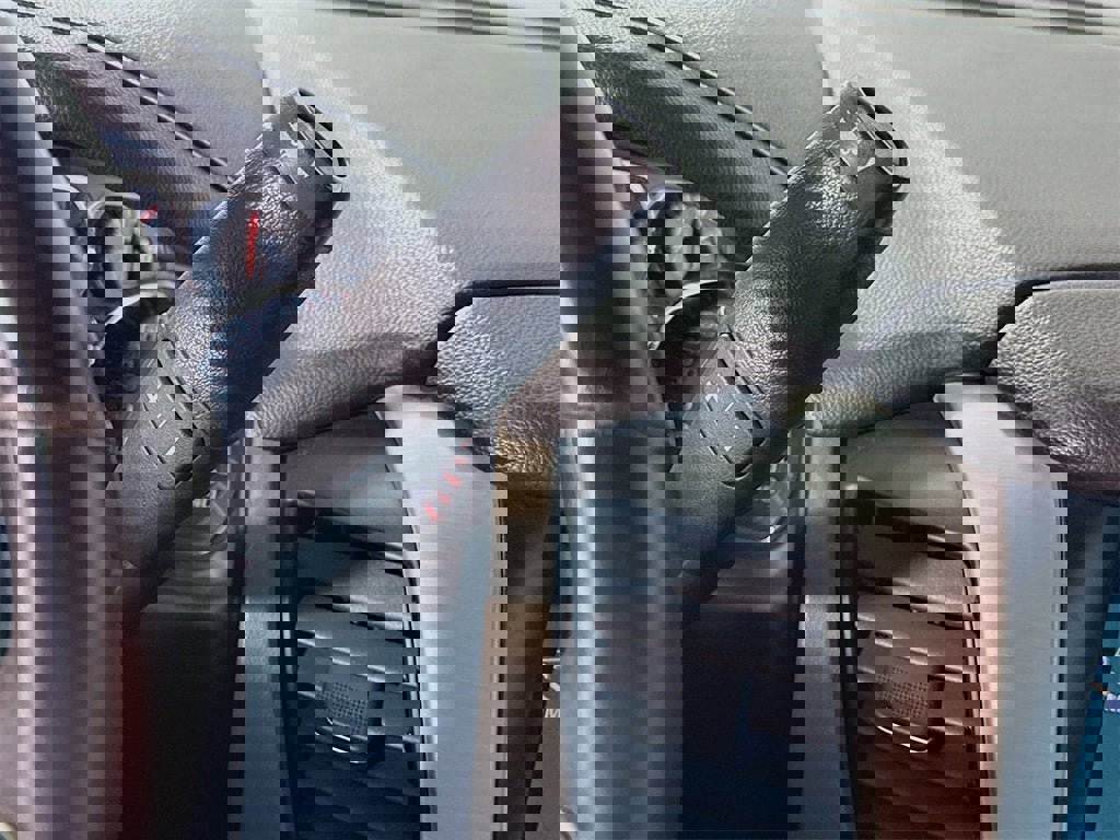 Used 2015 GMC Yukon XL SLT w/ Open Road Package image 11