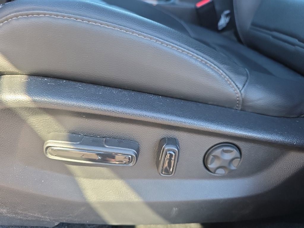 Used 2022 Honda CR-V Touring image 11