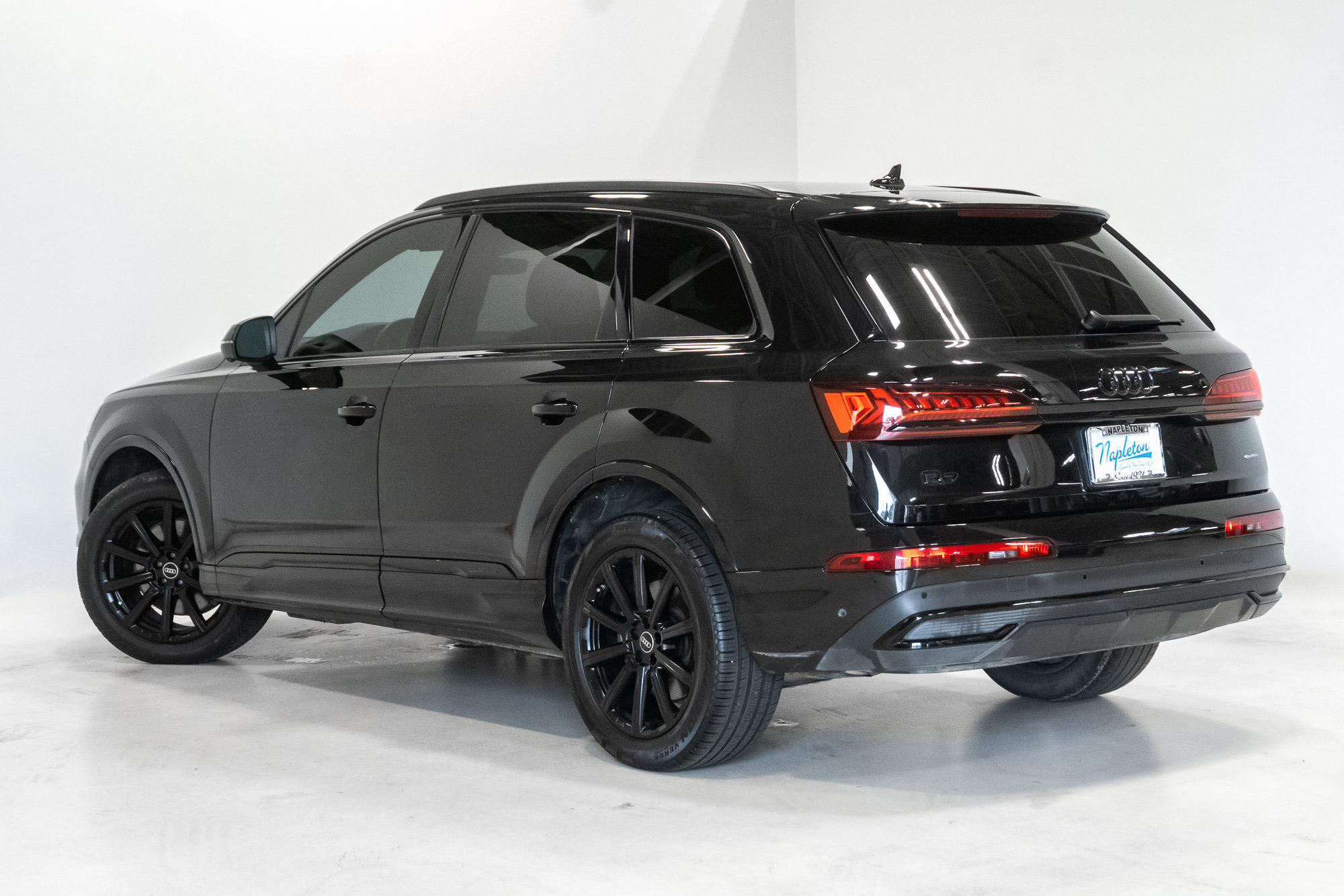 Used 2023 Audi Q7 2.0T Premium Plus w/ Premium Plus Package AWD/4WD image 29
