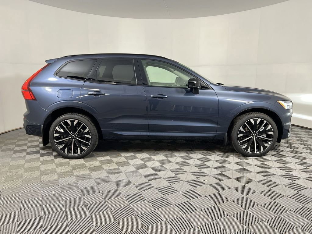 New 2026 Volvo XC60 B5 Ultra w/ Climate Package image 9