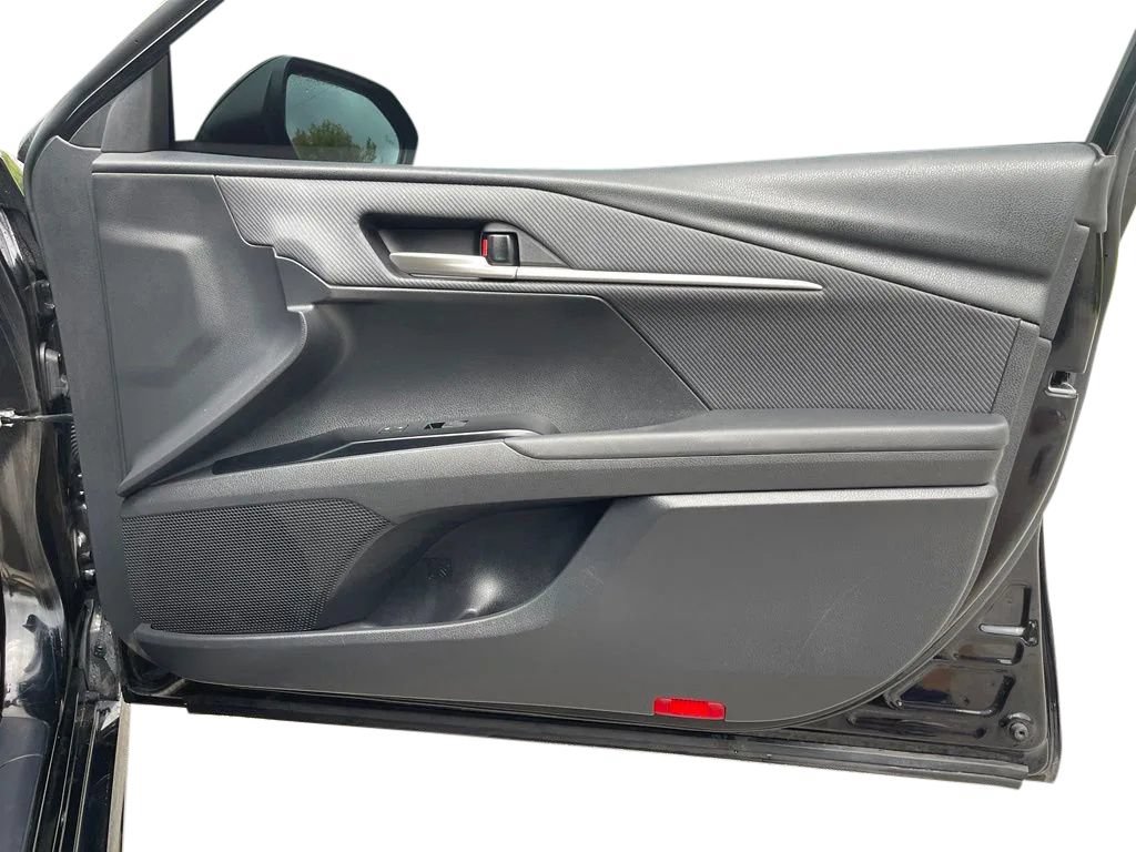 Used 2025 Toyota Camry SE FWD image 22