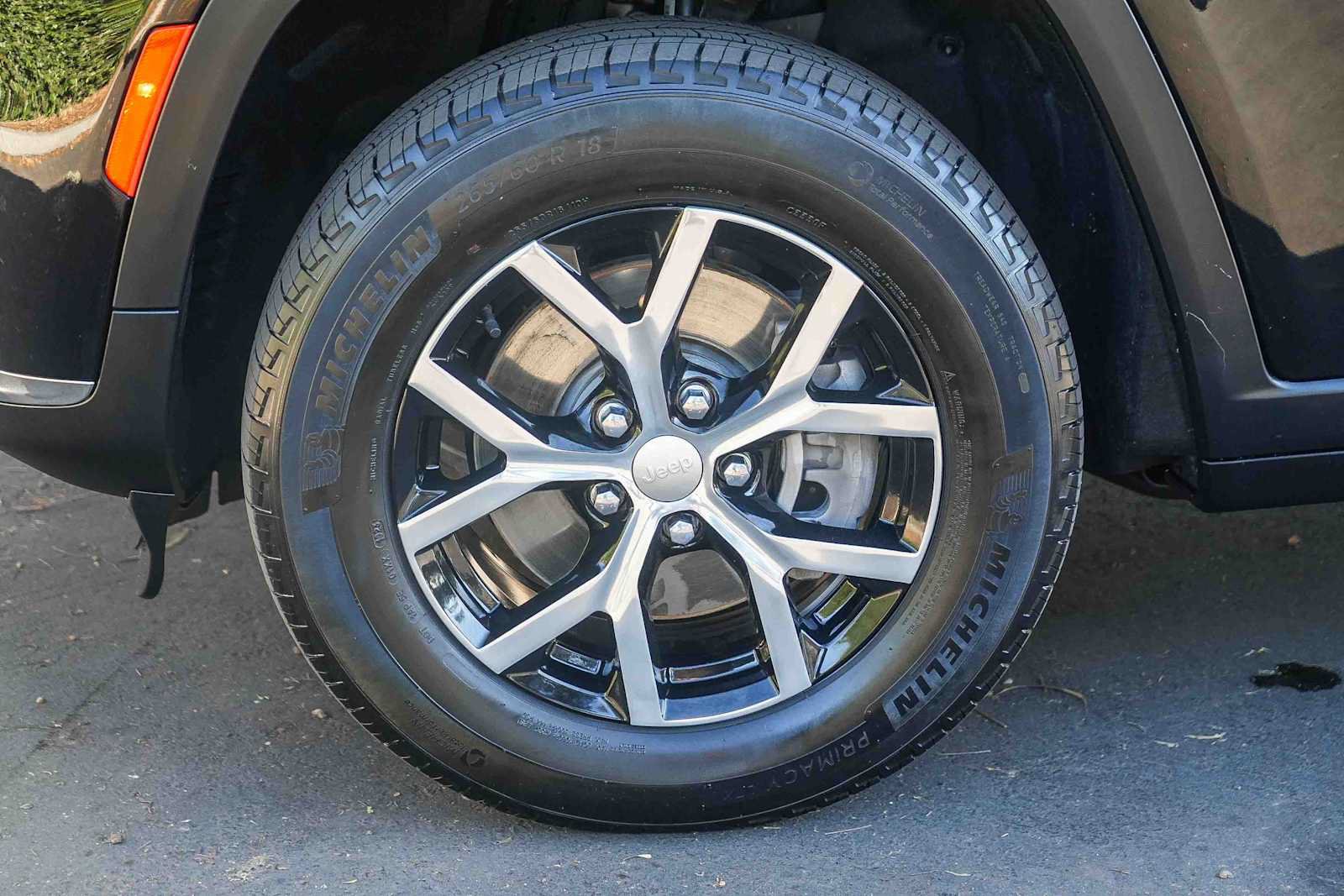 Used 2023 Jeep Grand Cherokee L Limited RWD image 11