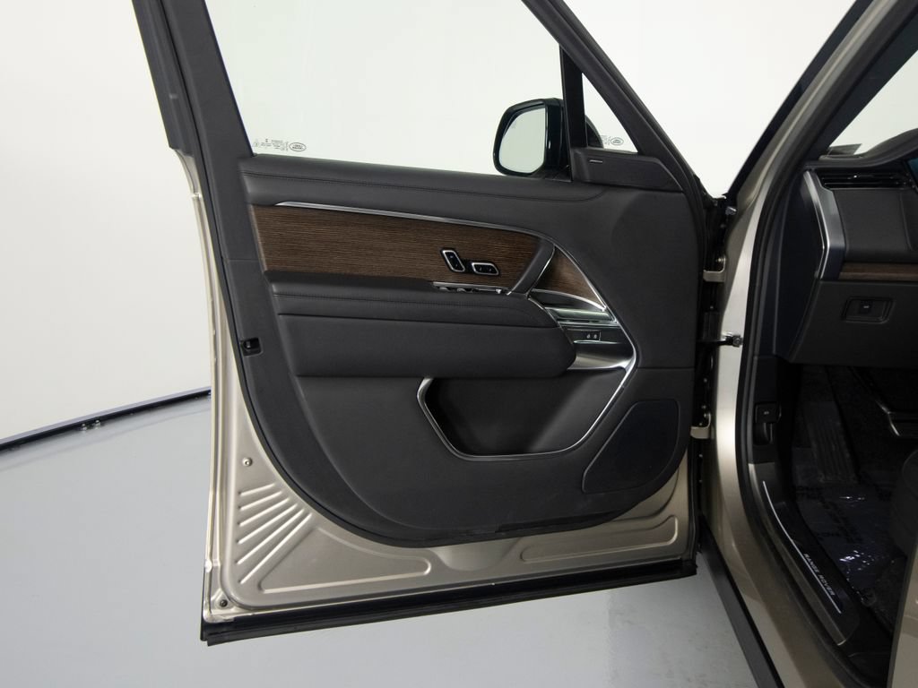 Used 2023 Land Rover Range Rover SE AWD/4WD image 10