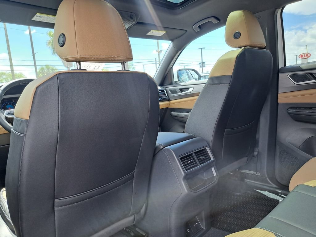 New 2026 Volkswagen Atlas Cross Sport SE FWD image 21