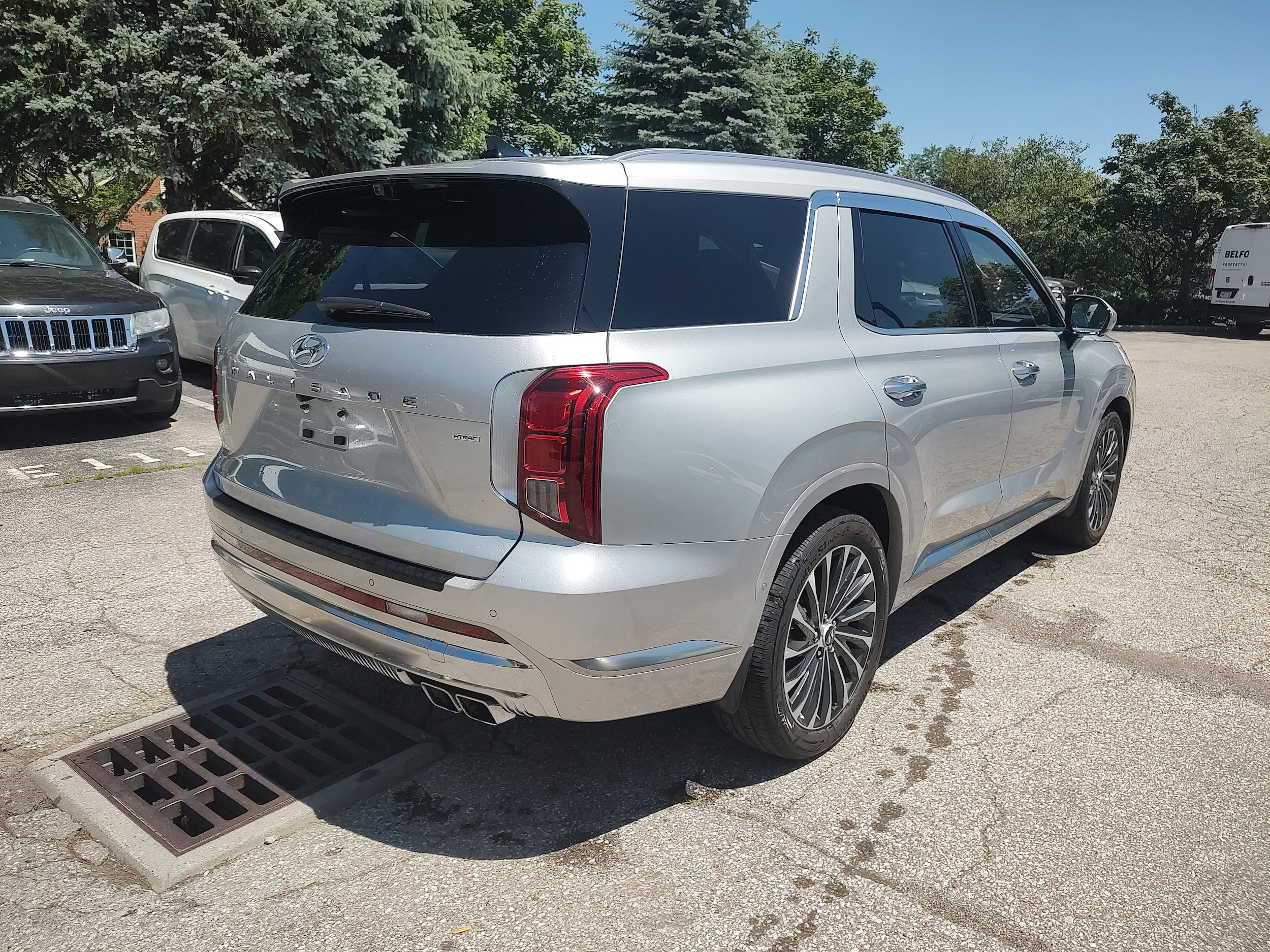 Used 2023 Hyundai Palisade Calligraphy AWD/4WD image 2
