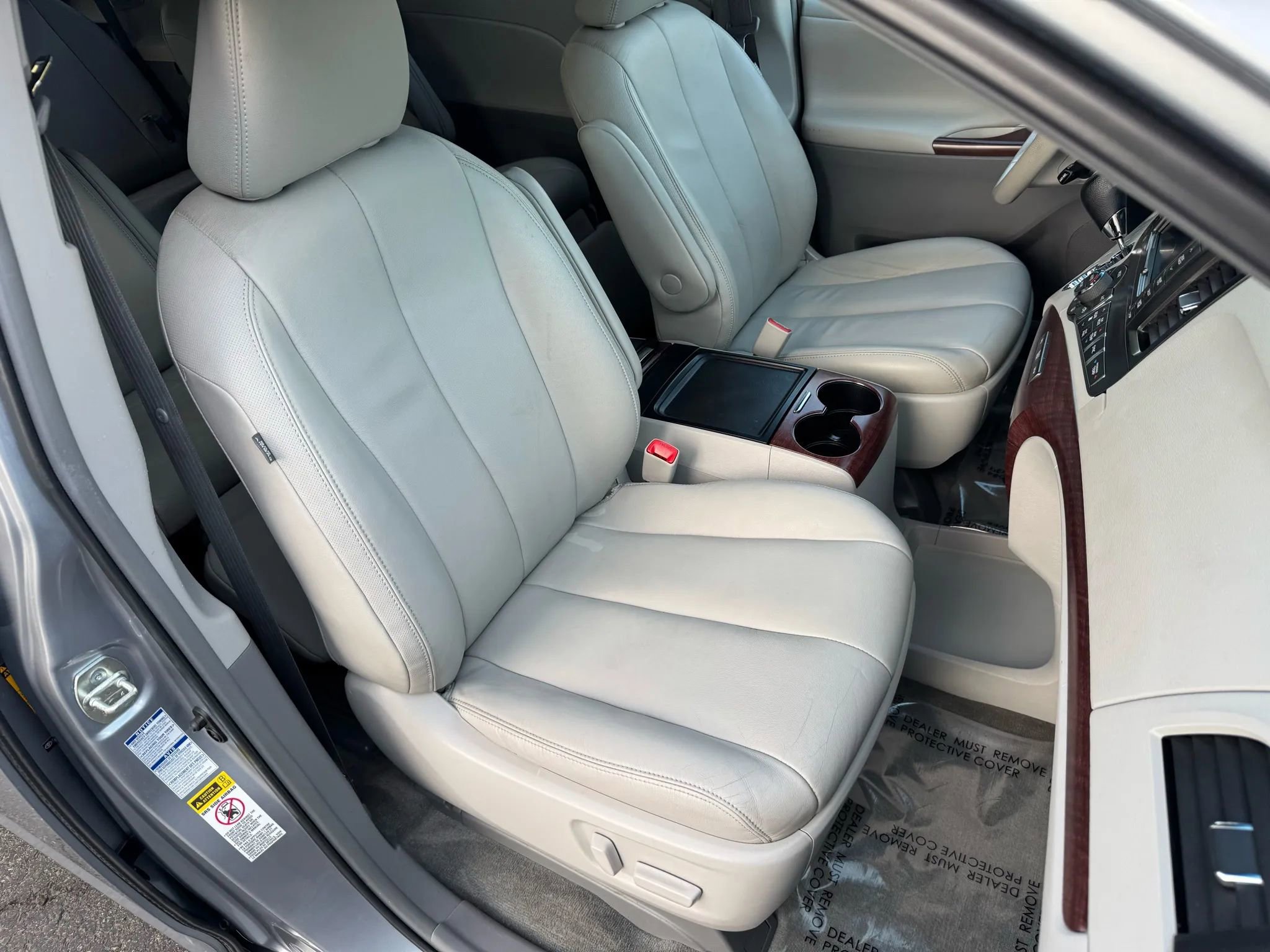 Used 2014 Toyota Sienna XLE w/ XLE Premium Package AWD/4WD image 19