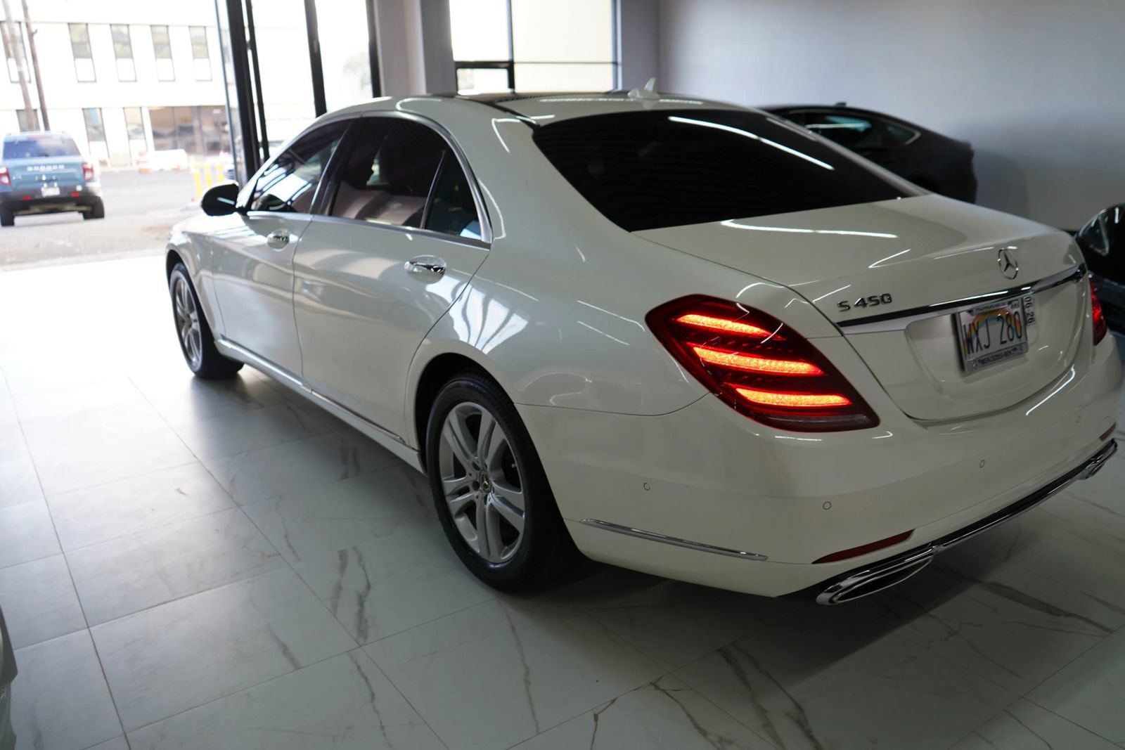 Used 2019 Mercedes-Benz S 450 Sedan image 24