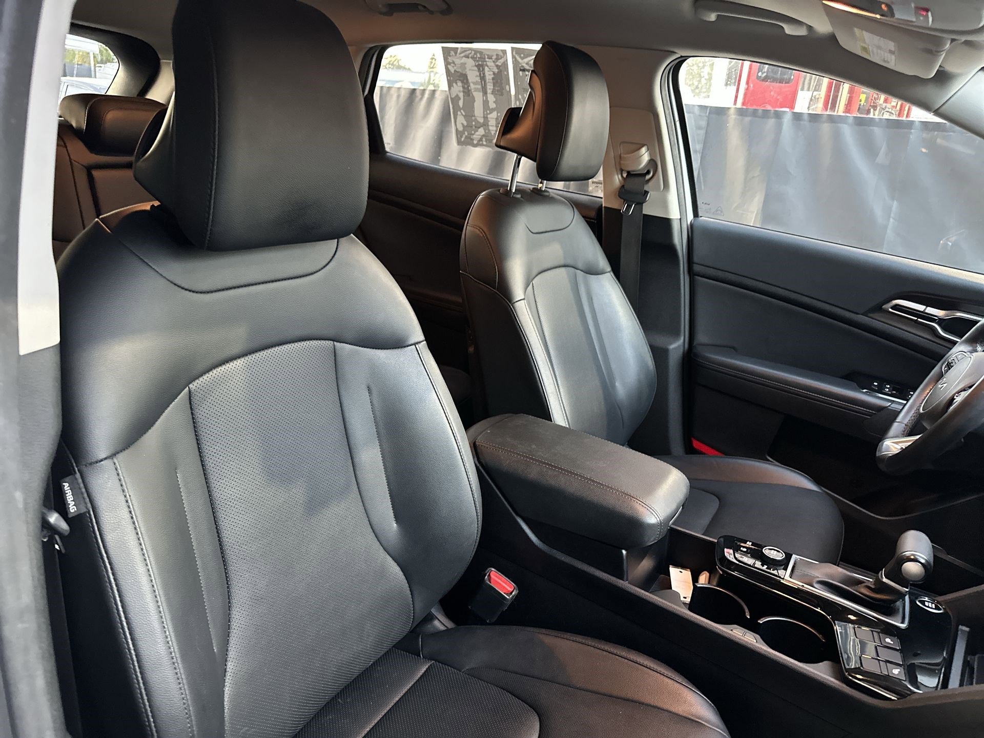 Used 2023 Kia Sportage EX image 25