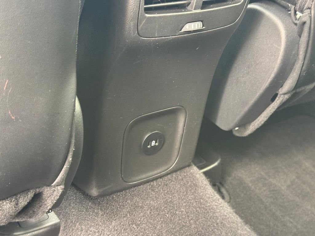 Used 2025 Ford Escape ST-Line Select AWD/4WD image 11