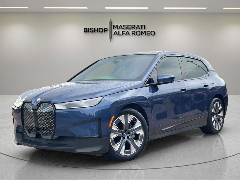 Used 2022 BMW iX xDrive50 w/ Convenience Package image 3