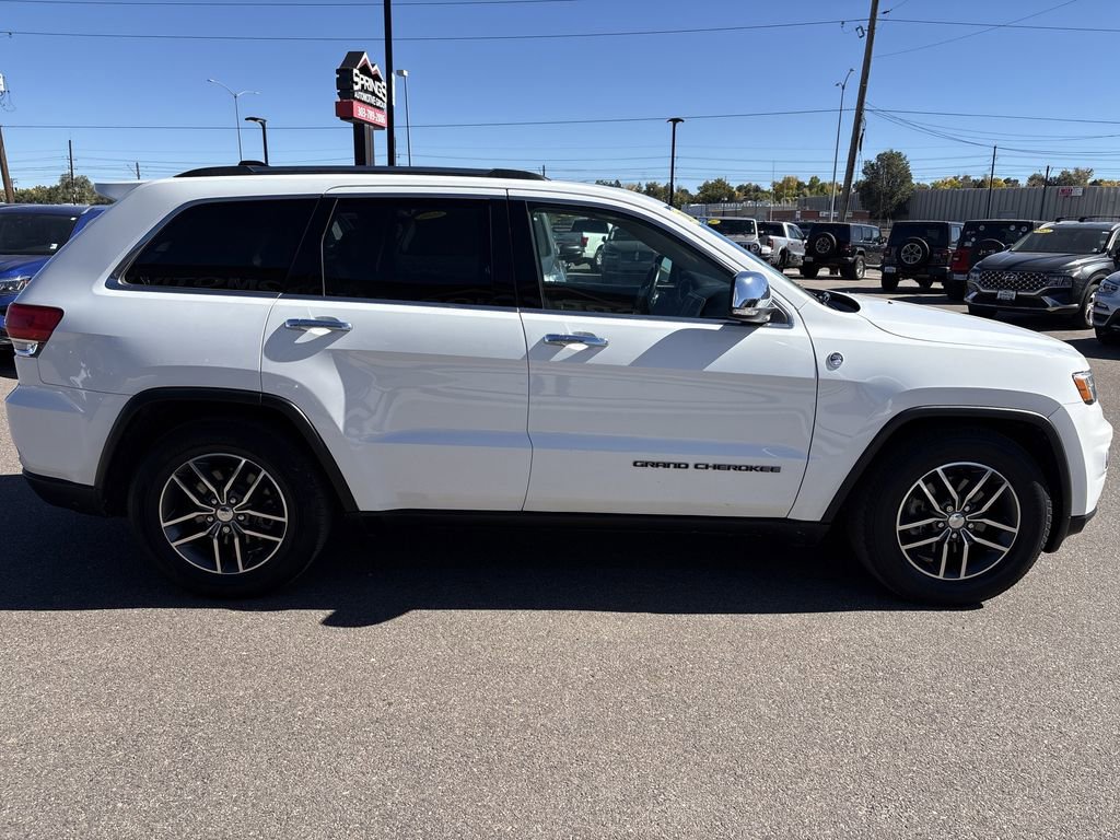 Used 2017 Jeep Grand Cherokee Limited image 6