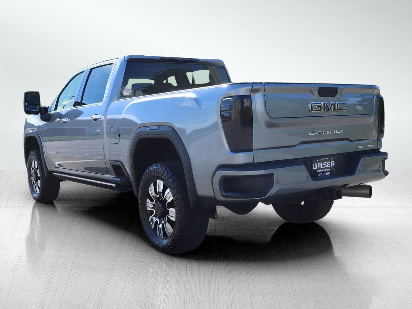 Used 2025 GMC Sierra 2500 Denali w/ Denali Reserve Package AWD/4WD image 3