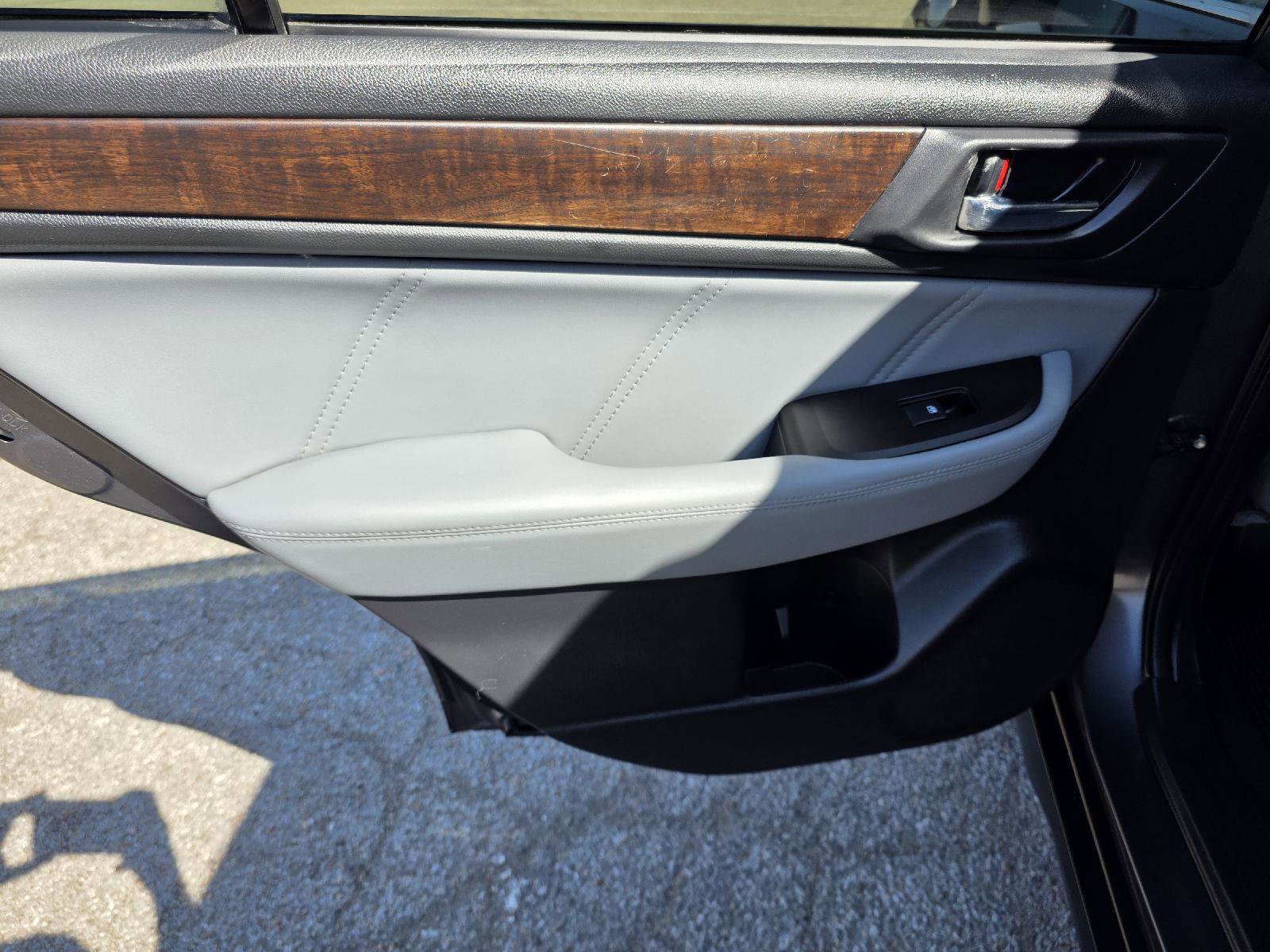 Used 2019 Subaru Outback 3.6R Limited image 37