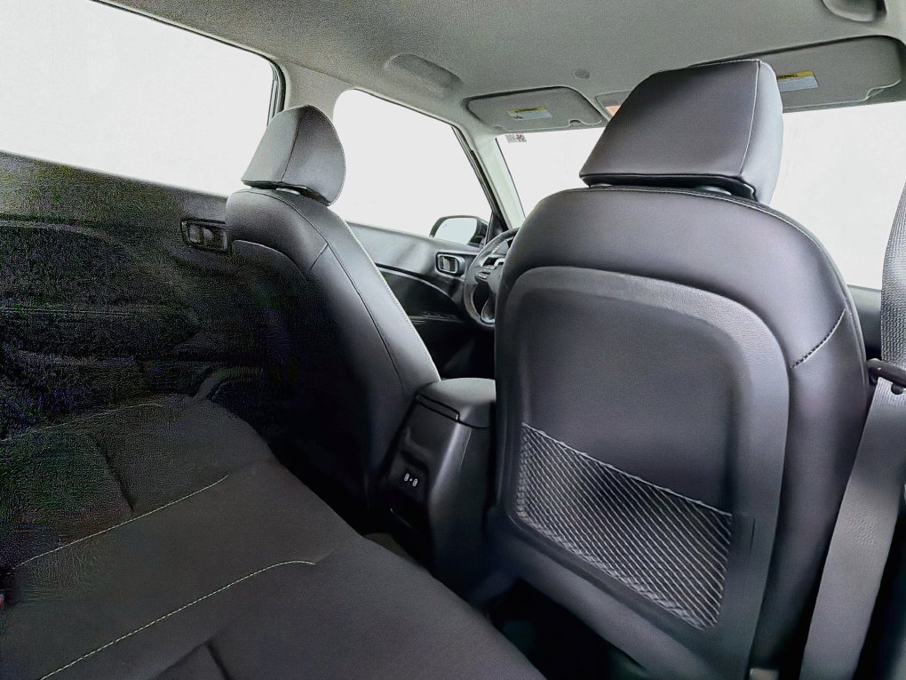 Used 2026 Hyundai Venue SEL FWD image 27