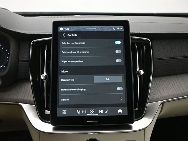 New 2026 Volvo XC90 B6 Ultra w/ Protection Package image 18