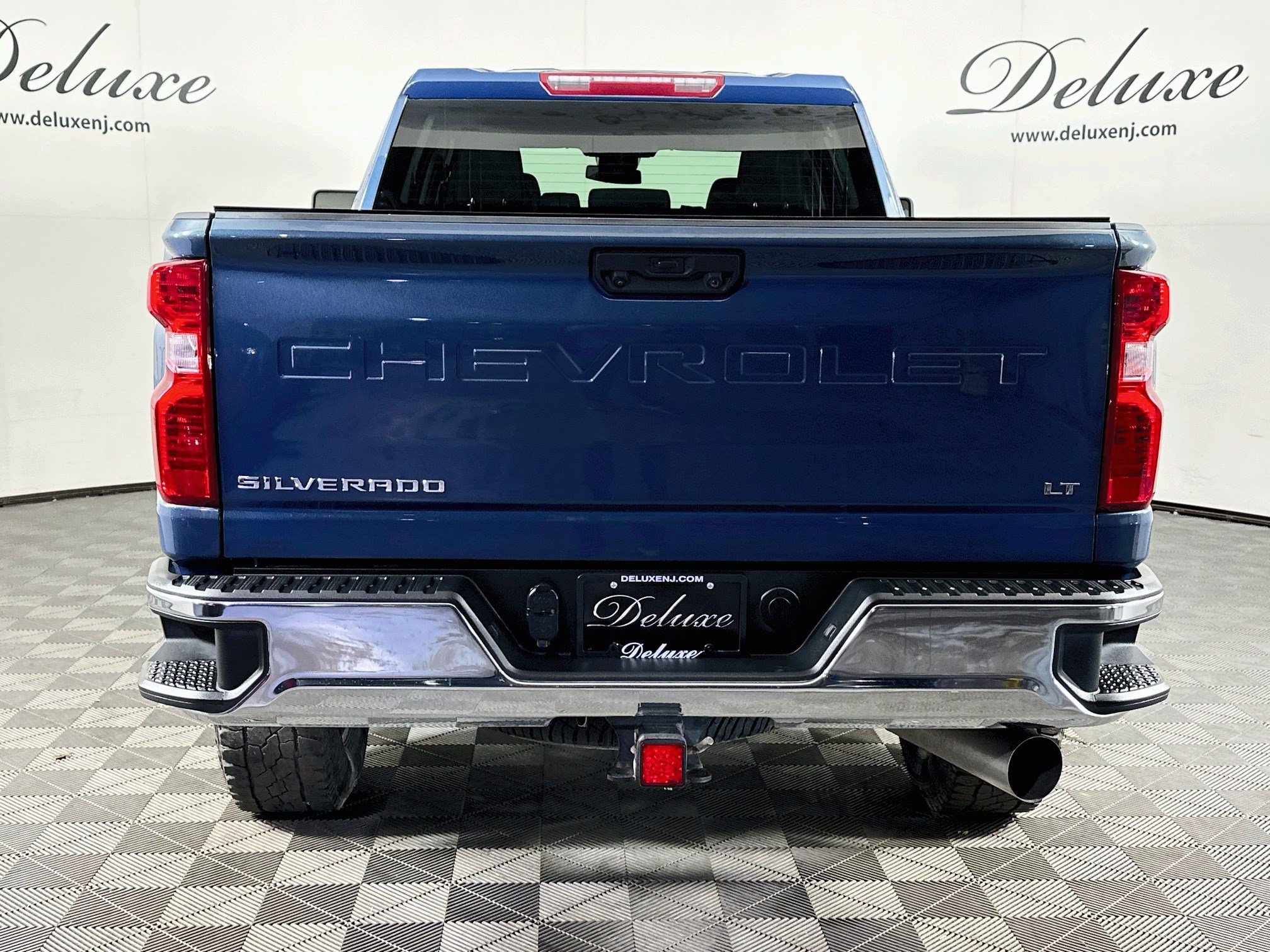 Used 2024 Chevrolet Silverado 2500 LT AWD/4WD image 5