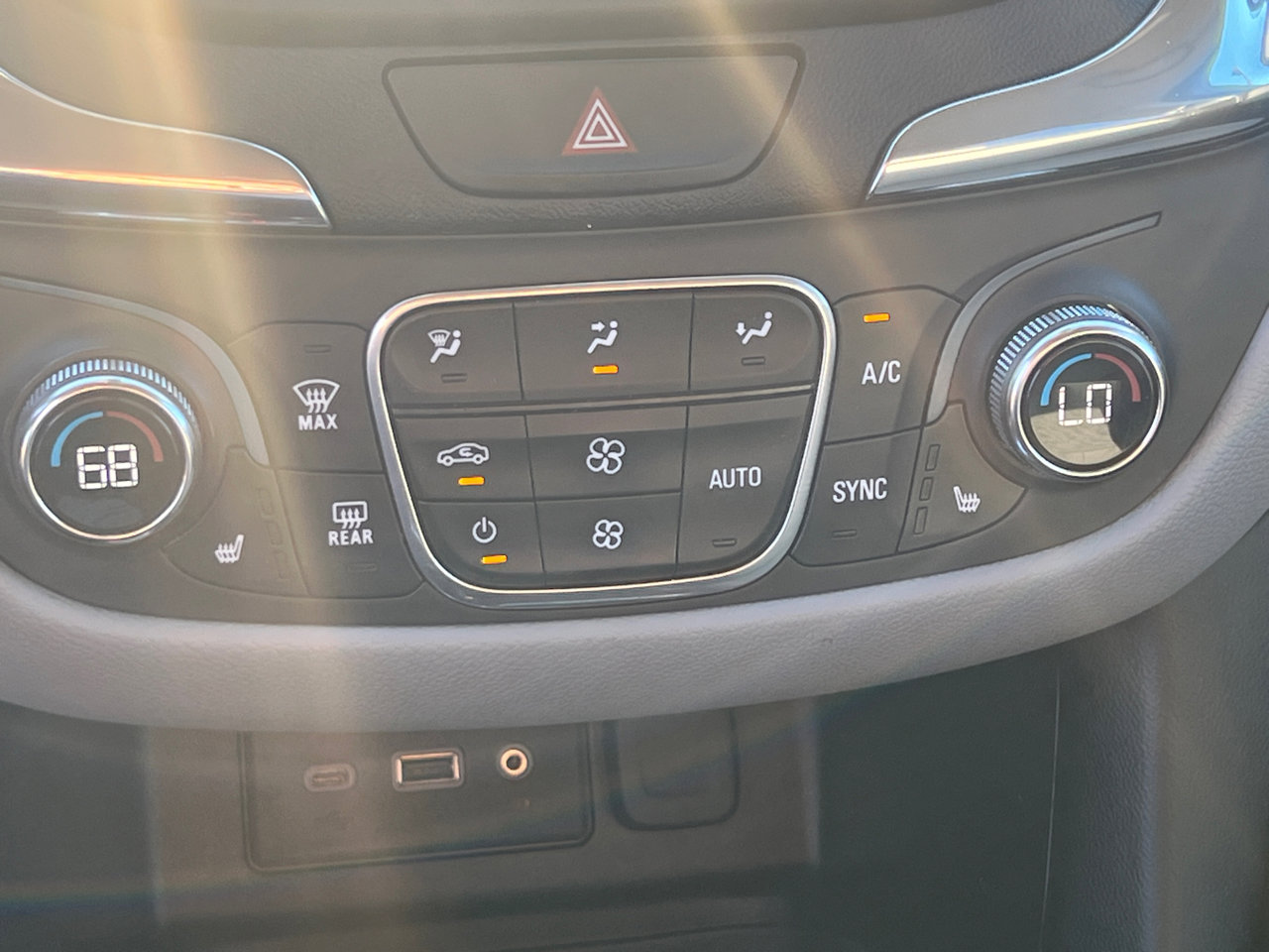 Used 2020 Chevrolet Equinox LT w/ Driver Convenience Package image 25