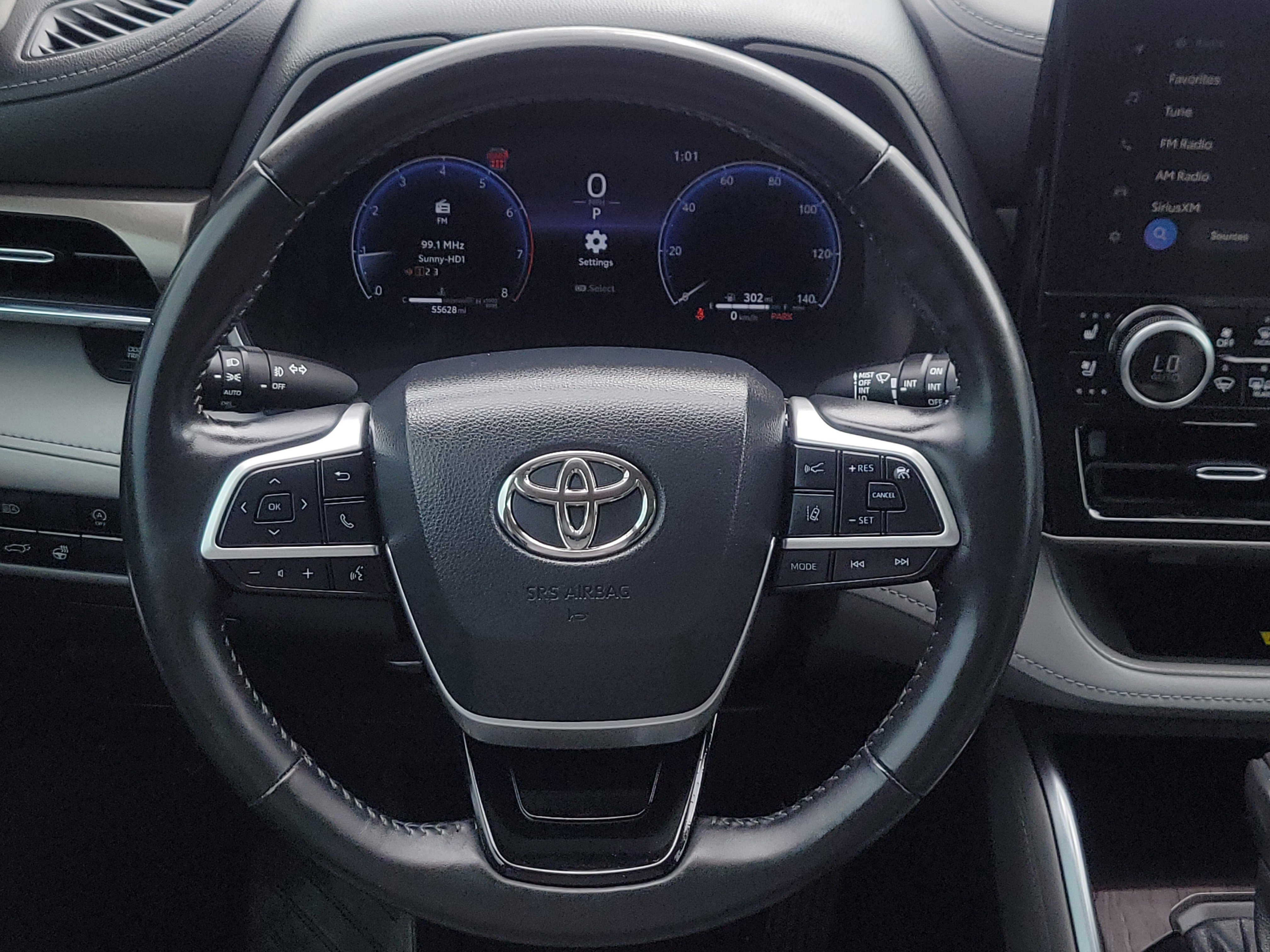 Used 2023 Toyota Highlander Limited image 14