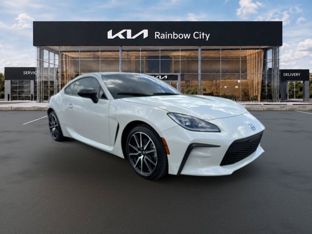 Used 2024 Toyota GR86 RWD image 3