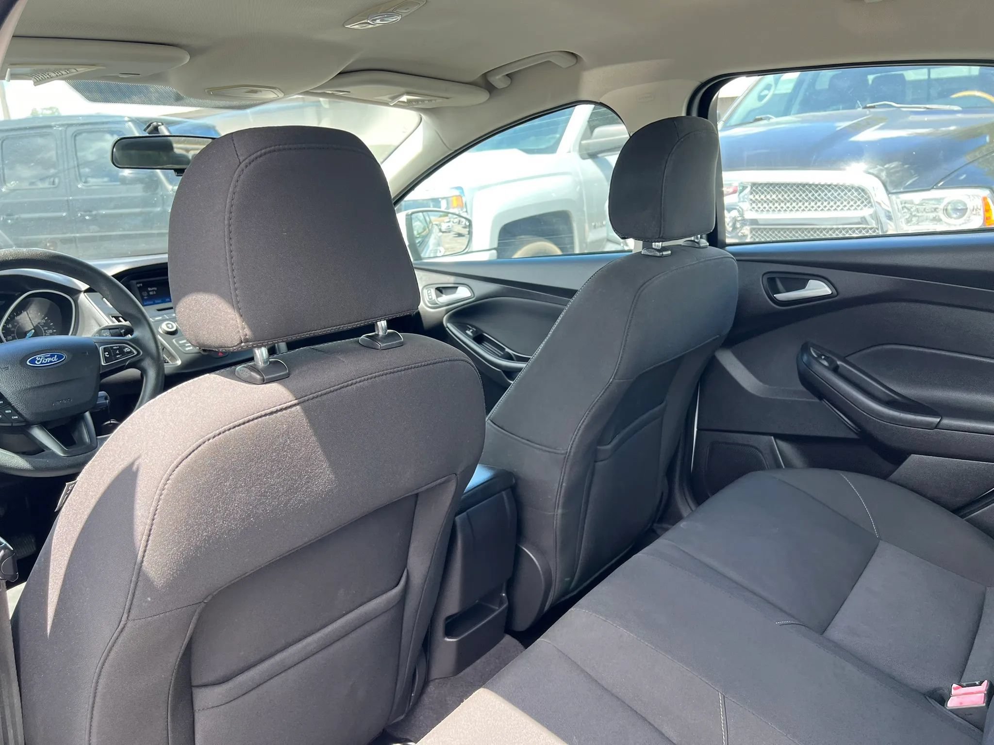 Used 2015 Ford Focus SE FWD image 11