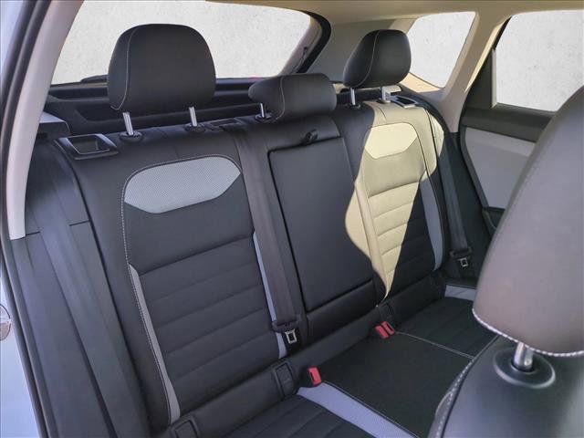Used 2022 Volkswagen Taos SEL w/ Panoramic Sunroof Package image 20