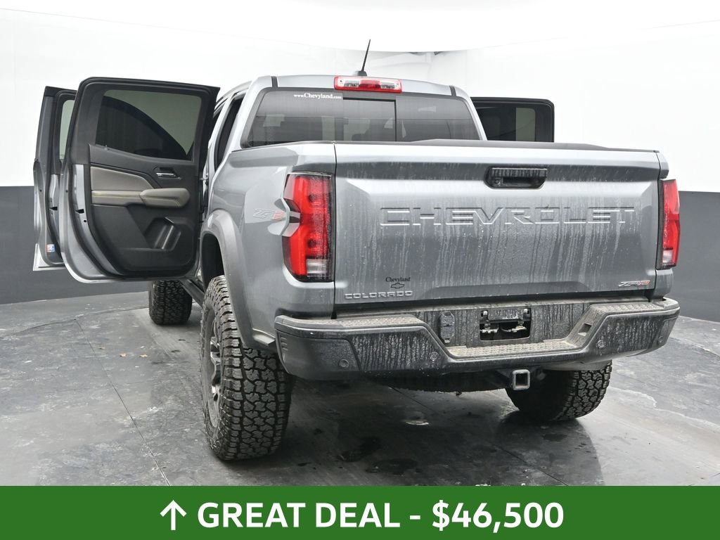 Used 2024 Chevrolet Colorado ZR2 w/ ZR2 Convenience Package III image 58