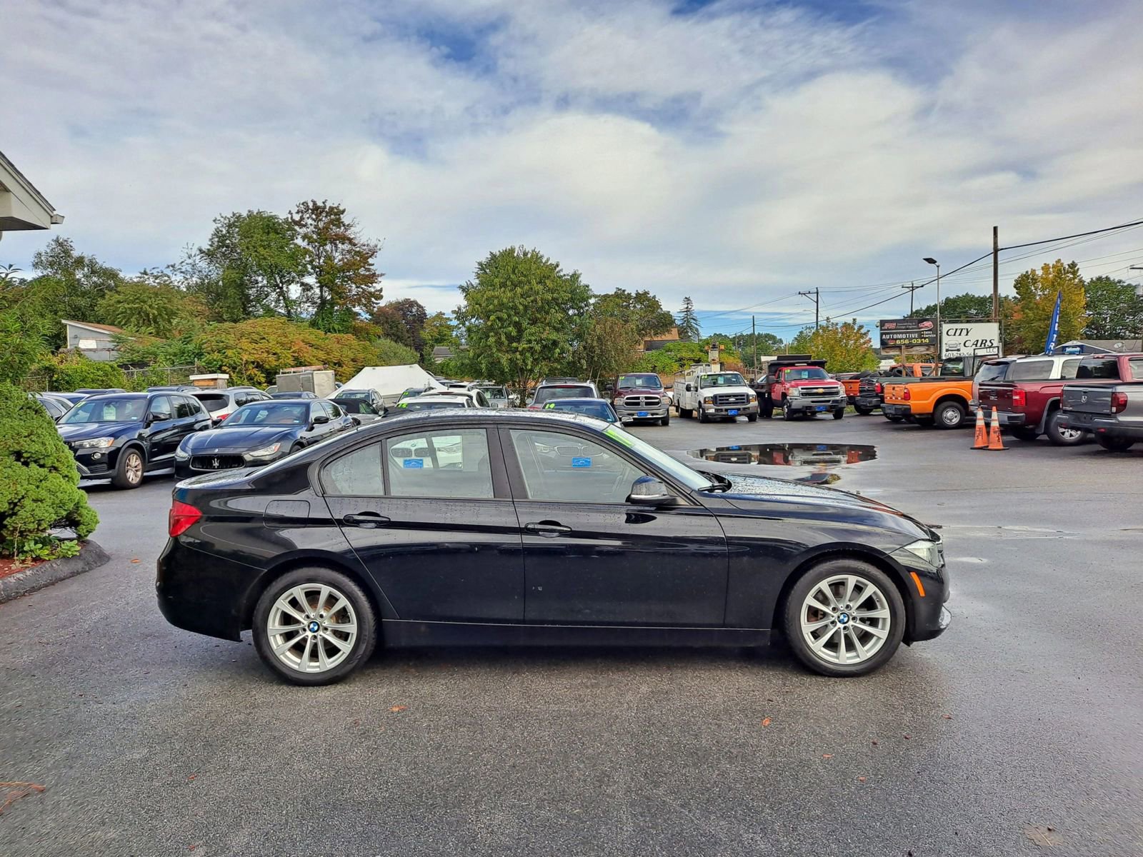 Used 2017 BMW 320i xDrive Sedan image 4