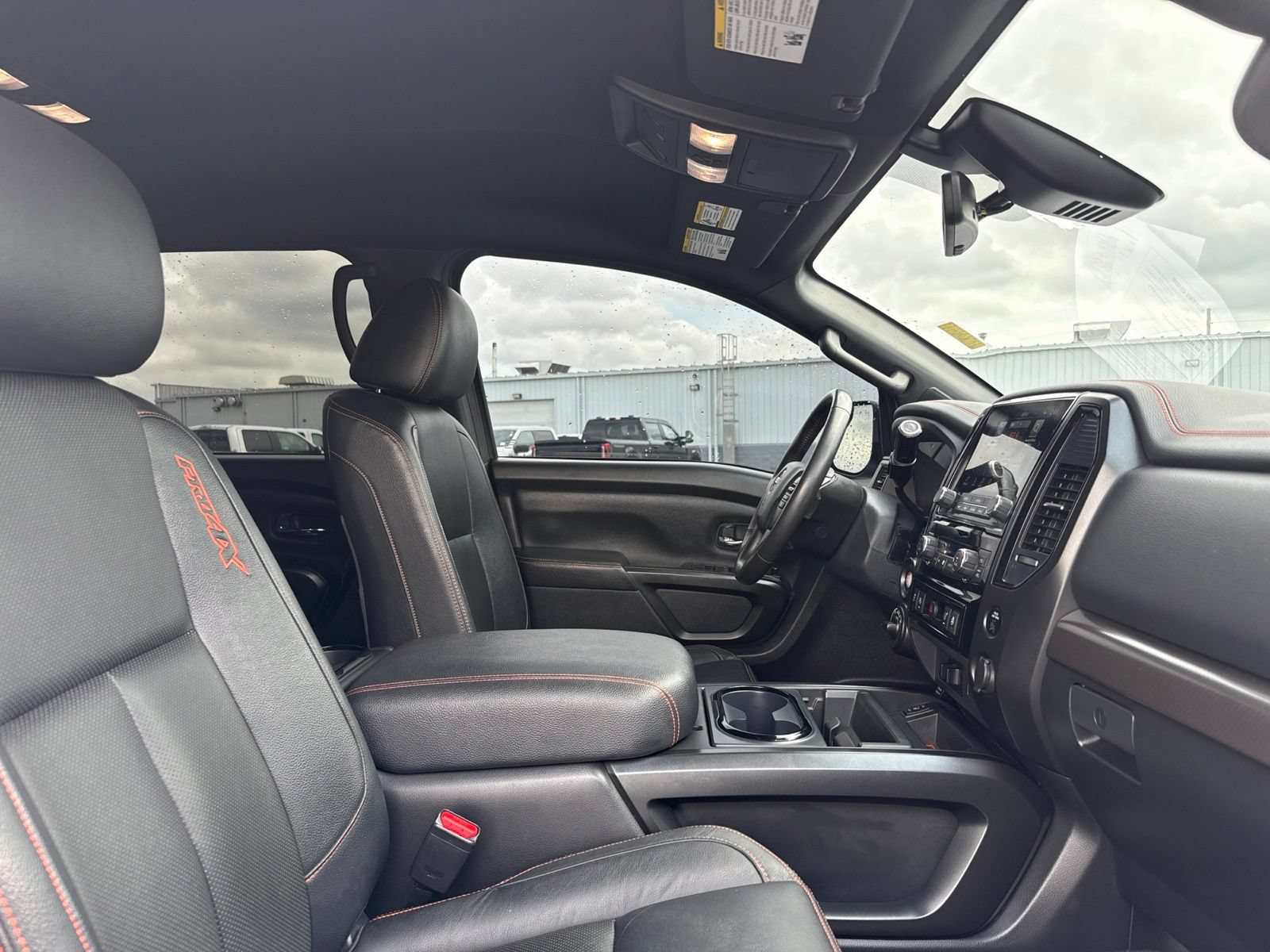 Used 2023 Nissan Titan PRO-4X w/ Pro-4x Convenience Package AWD/4WD image 7