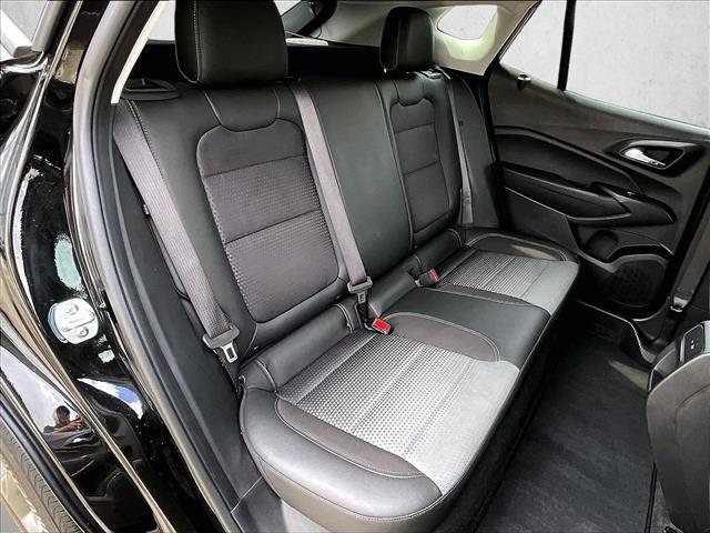 Used 2025 Chevrolet Trax LT FWD image 28