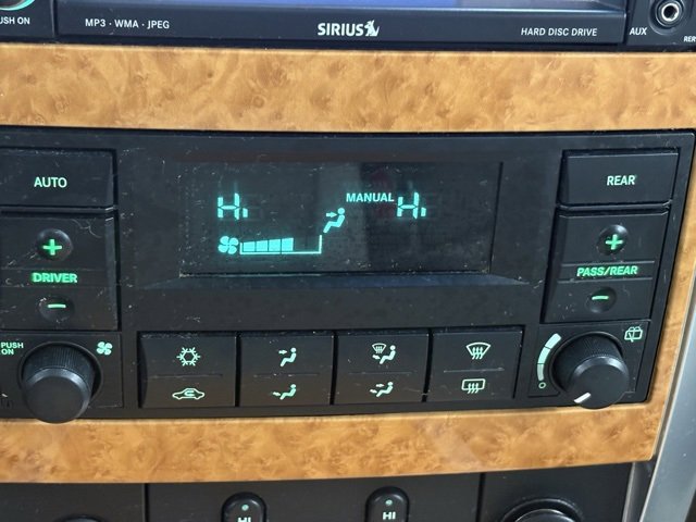 Used 2008 Chrysler Aspen Limited image 27