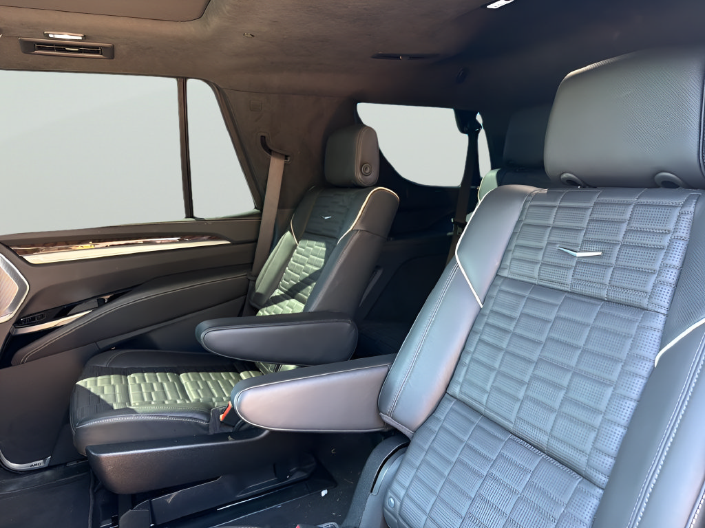 Used 2026 Cadillac Escalade Platinum Sport w/ LPO, ONYX Package AWD/4WD image 32