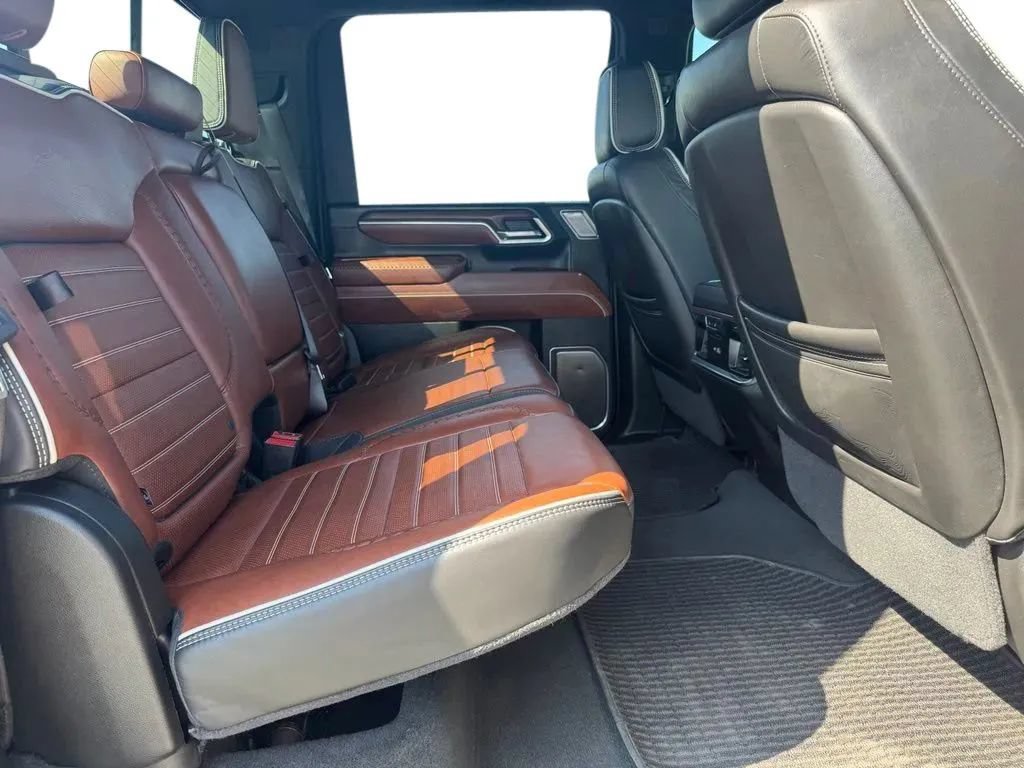 Used 2025 GMC Sierra 3500 Denali Ultimate AWD/4WD image 17