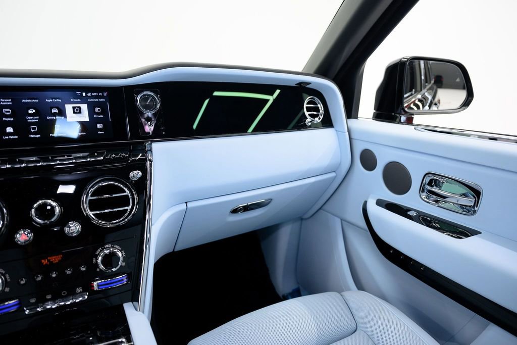 Used 2025 Rolls-Royce Cullinan image 40